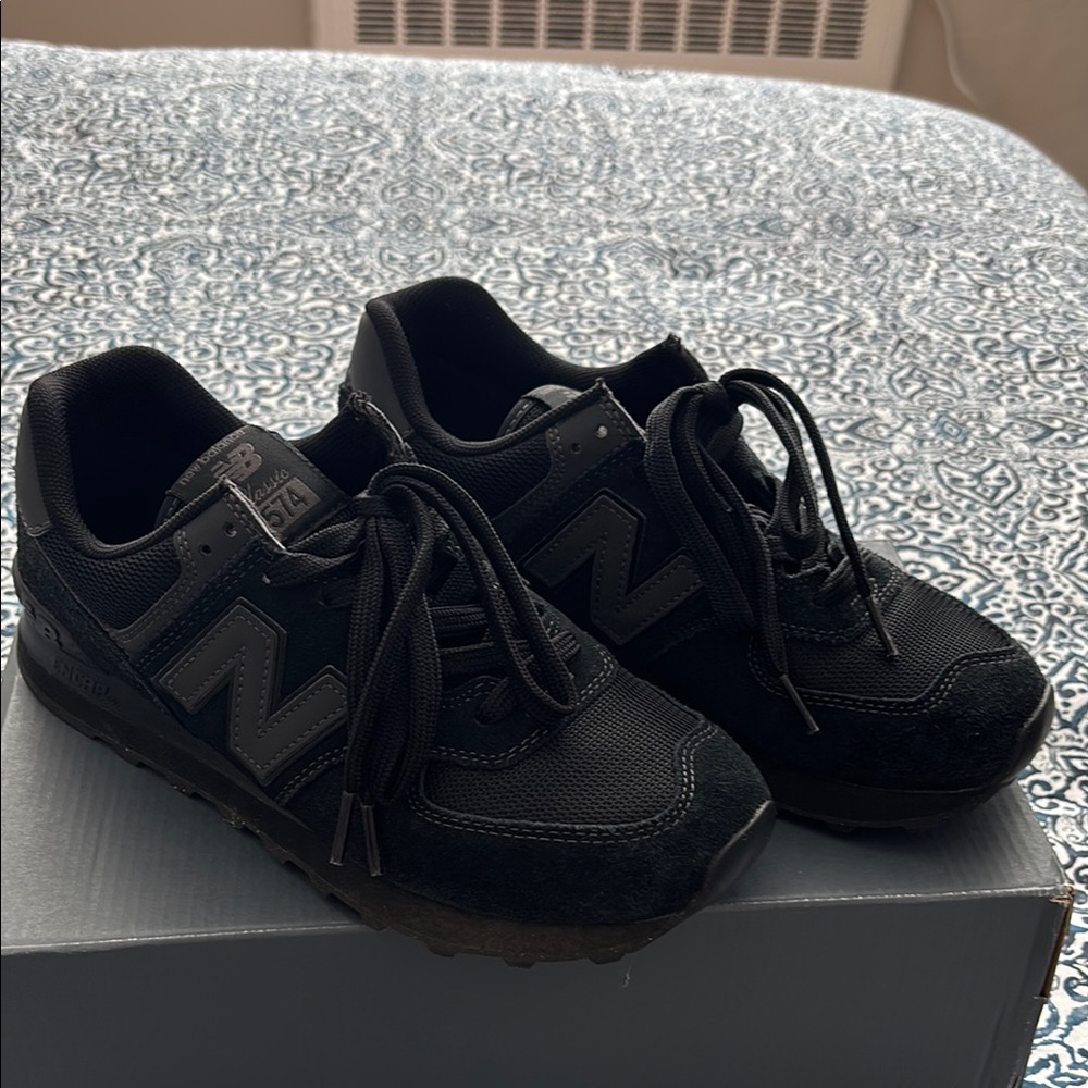 New Balance Black Sneakers